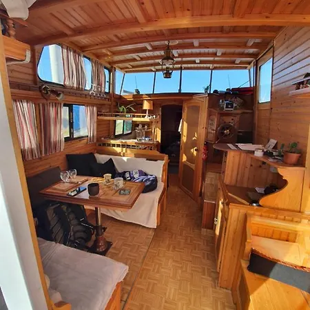 Botel Nuit A Bord *